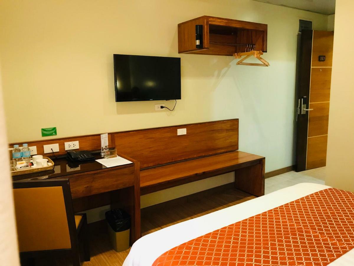 Coron Soleil Express Hotel Bagian luar foto